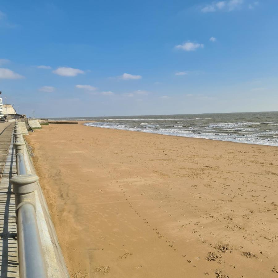 Shore Thing Beachfront Apartment Ramsgate - Sleeps 4 Dış mekan fotoğraf