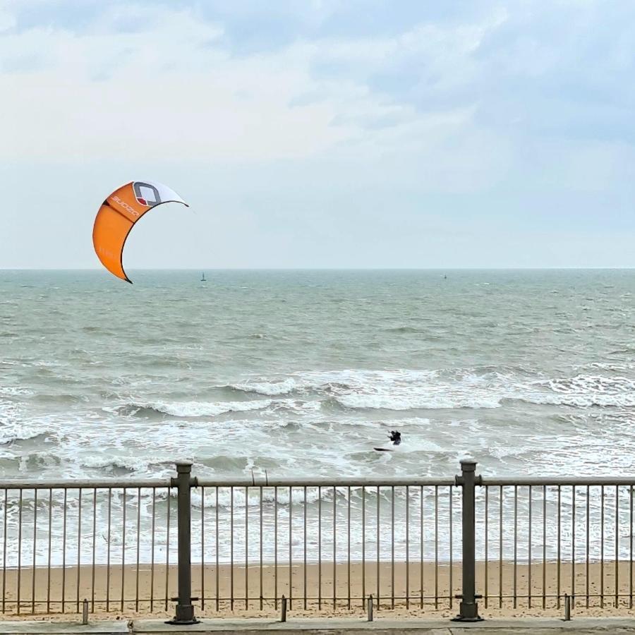 Shore Thing Beachfront Apartment Ramsgate - Sleeps 4 Dış mekan fotoğraf